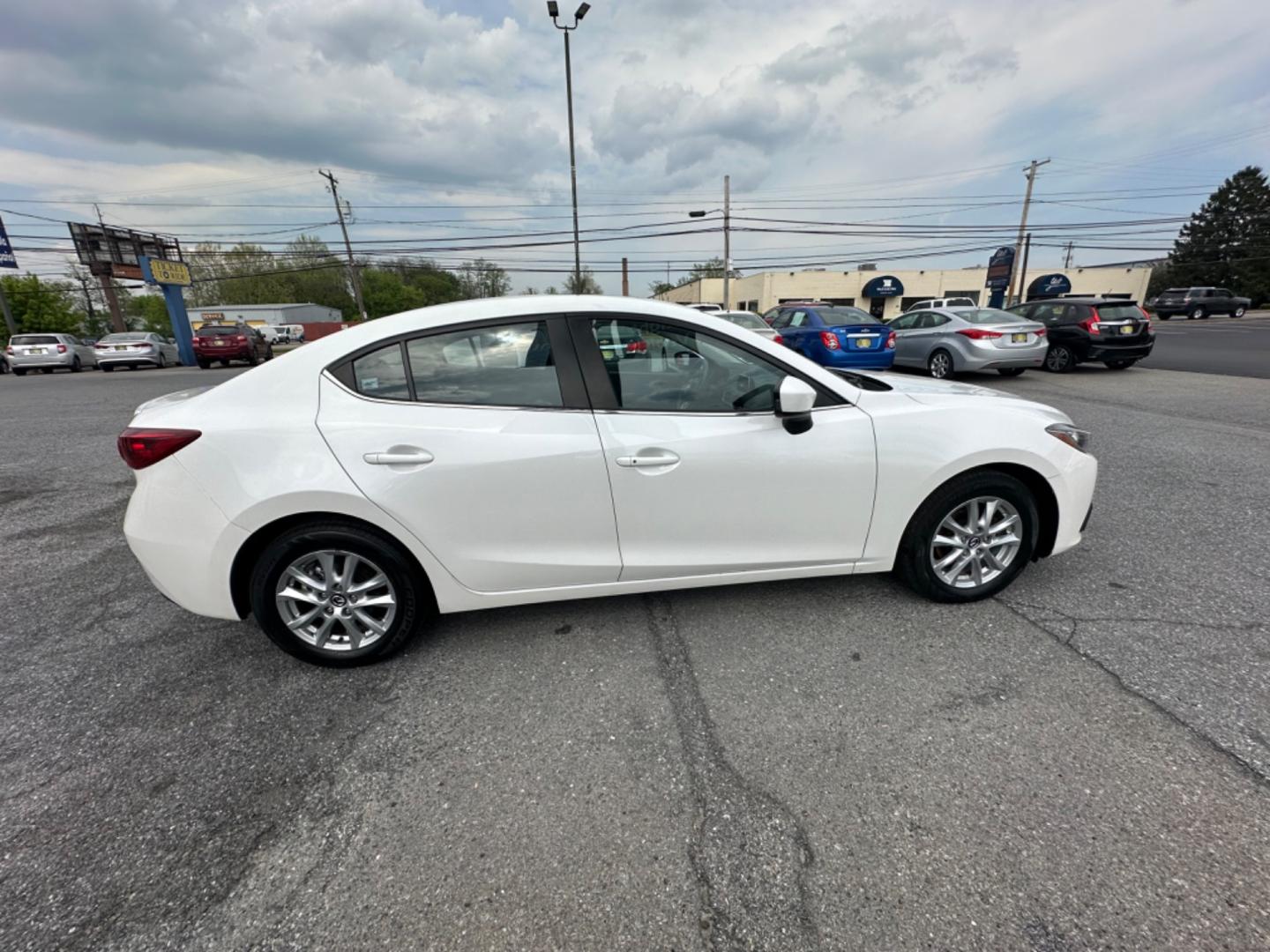 2014 WHITE Mazda MAZDA3 i Touring AT 4-Door (JM1BM1V76E1) with an 2.0L L4 DOHC 16V engine, 6-Speed Automatic transmission, located at 1254 Manheim Pike, Lancaster, PA, 17601, (717) 393-9133, 40.062870, -76.323273 - Photo#3